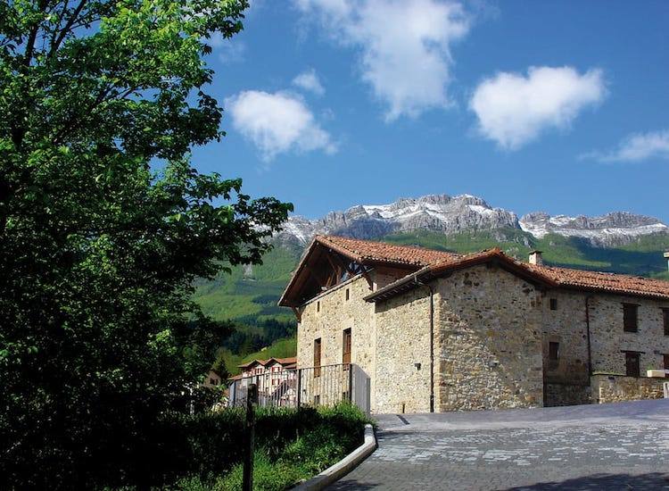 Anduetza parketxea Zegamako Anduetza baserrian dago.