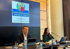 Jokin Bildarratz y Begoña Pedrosa han ofrecido un desayuno informativo.