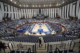 Interior de Illunbe adaptado para el baloncesto.