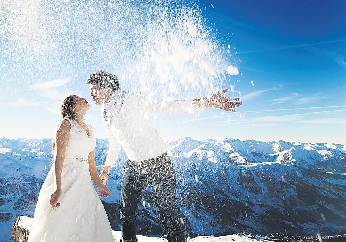 Casarse en cualquier estación del año tiene sus pros y sus contras, pero lo cierto es que cada vez se tiende más a desestacionalizar estos compromisos, que se celebran ya en cualquier mes del año.