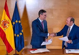 Sánchez se compromete a dar una solución al modelo de previsión de Lagun Aro