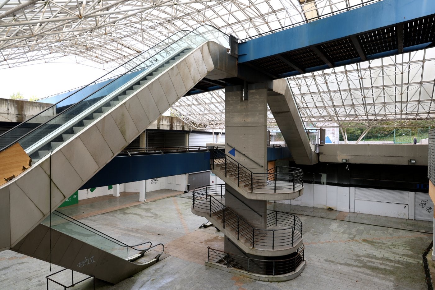 La antigua zona de ocio y cines de Illunbe, en Donostia, es una en las que pretende edificar futuras empresas el Parque Tecnológico y Científico de Miramon.