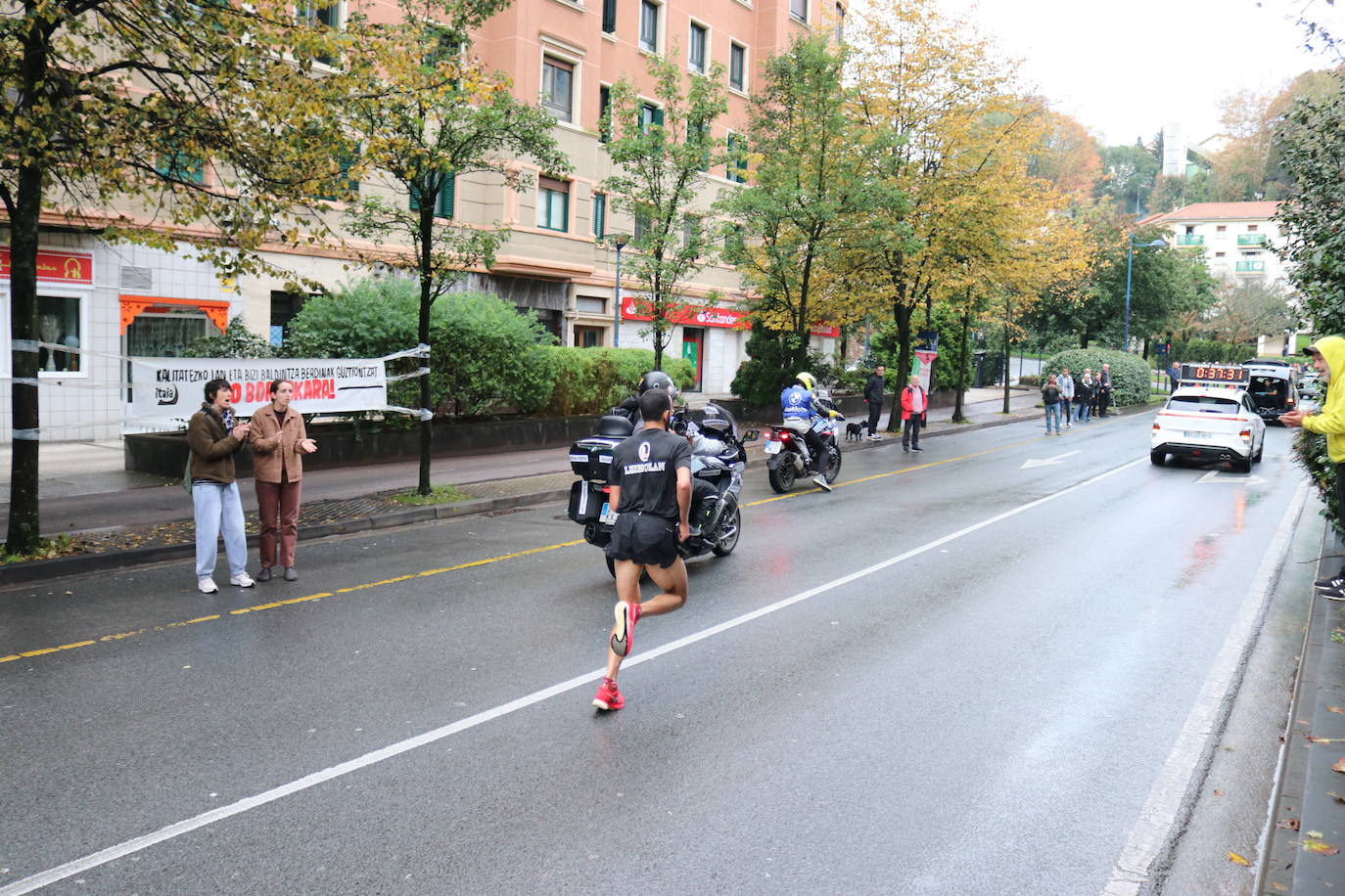 Fotos de la Behobia-San Sebastián 2023 a su paso por Errenteria