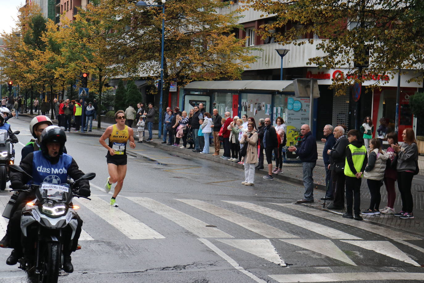 Fotos de la Behobia-San Sebastián 2023 a su paso por Errenteria