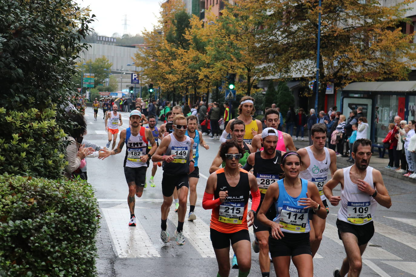 Fotos de la Behobia-San Sebastián 2023 a su paso por Errenteria