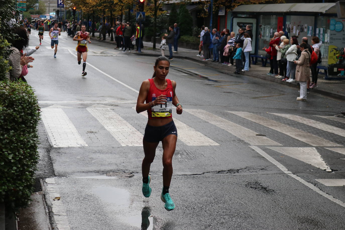 Fotos de la Behobia-San Sebastián 2023 a su paso por Errenteria