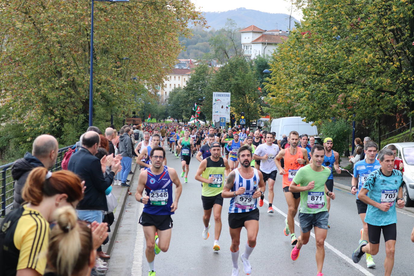 Fotos de la Behobia-San Sebastián 2023 a su paso por Errenteria