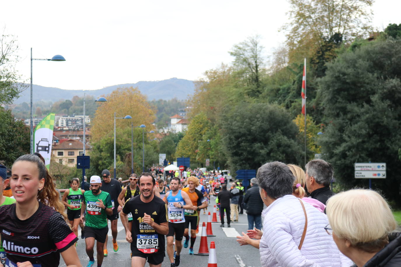 Fotos de la Behobia-San Sebastián 2023 a su paso por Errenteria
