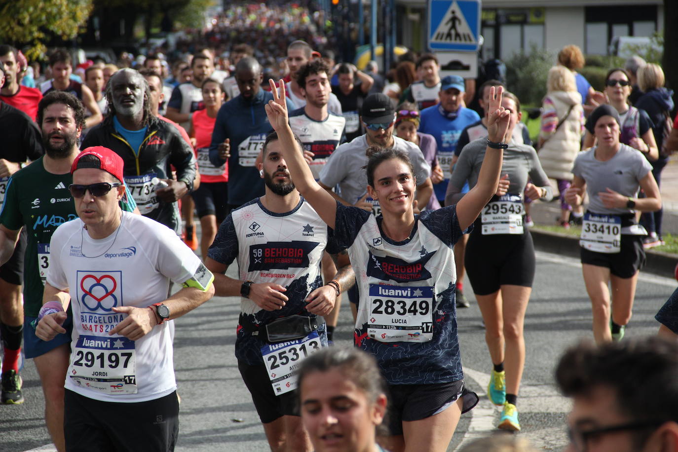Fotos de la Behobia-San Sebastián 2023 a su paso por Errenteria