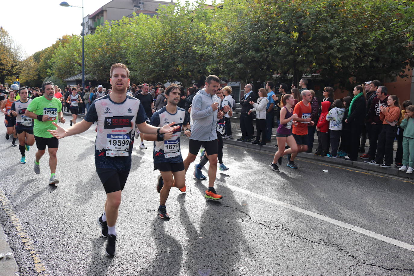 Fotos de la Behobia-San Sebastián 2023 a su paso por Errenteria