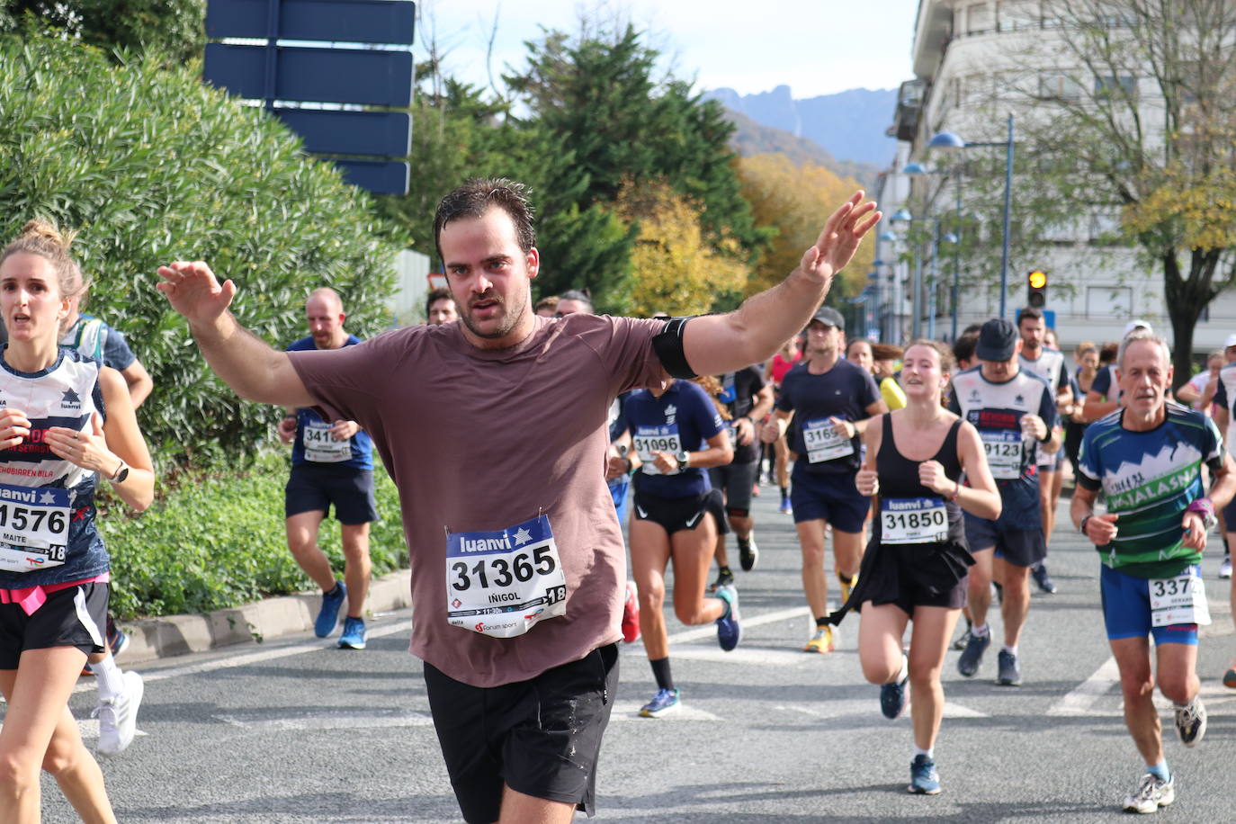 Fotos de la Behobia-San Sebastián 2023 a su paso por Errenteria