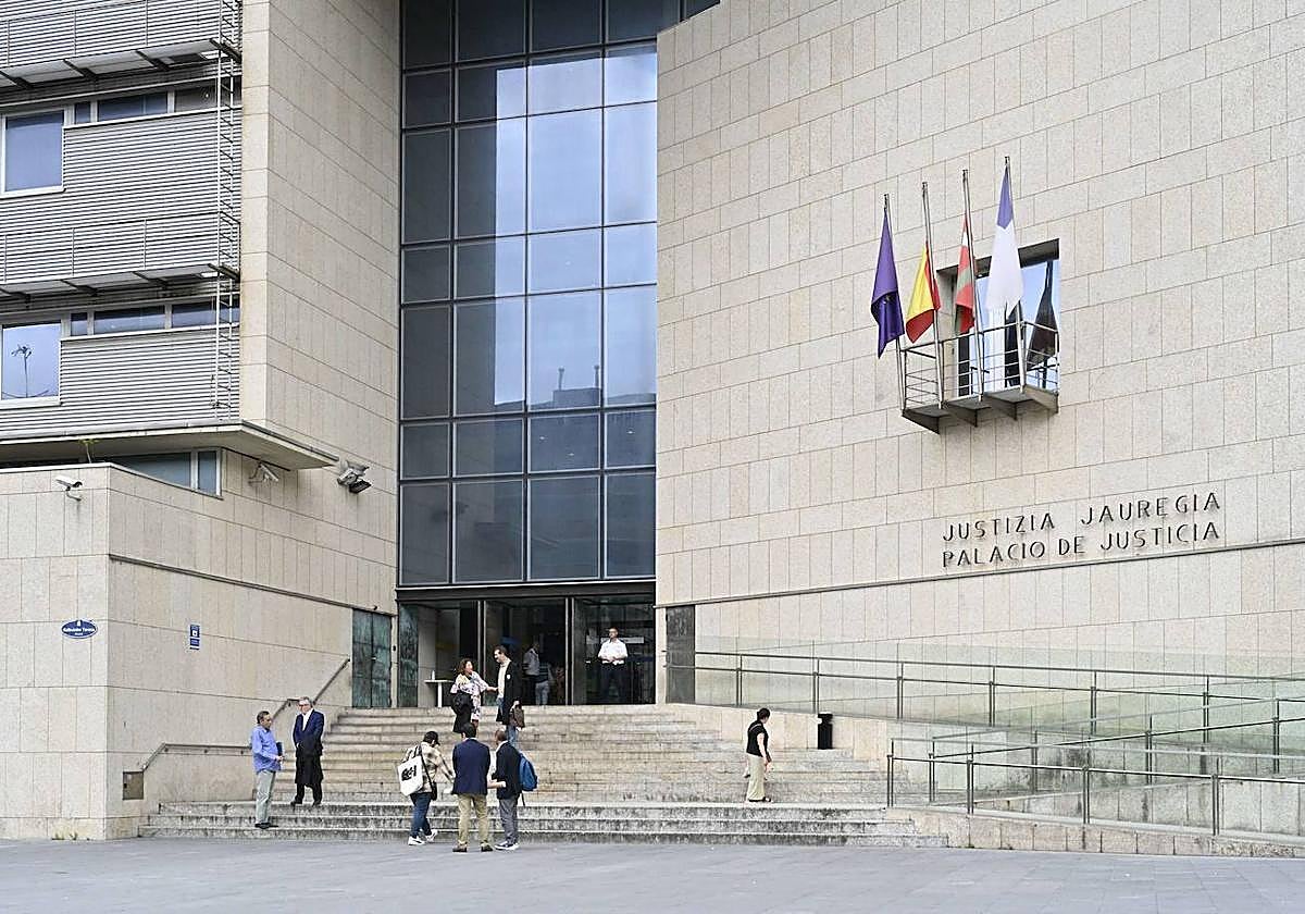 Condenado a dos años de prisión por intentar violar a una prostituta en un club de Irun