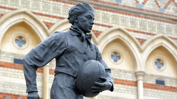 William W. Ellisen omenezko eskultura.