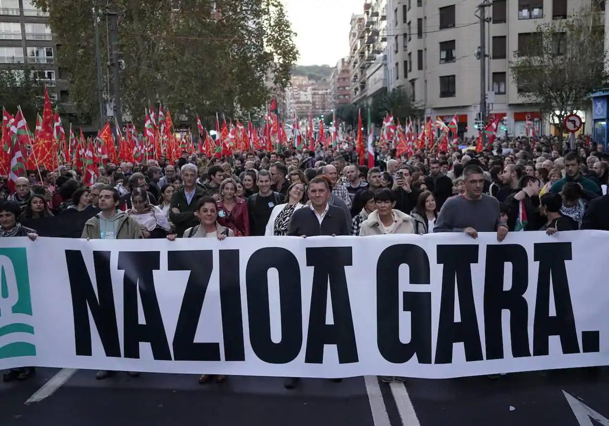 Bildu reúne a miles de personas en Bilbao para reivindicar que «somos una nación»