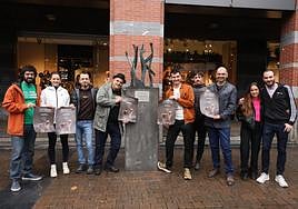 Miembros de Kukai Dantza junto a diferentes agentes y artistas de la localidad que tomarán parte en la actuación de esta tarde en Lekuona.