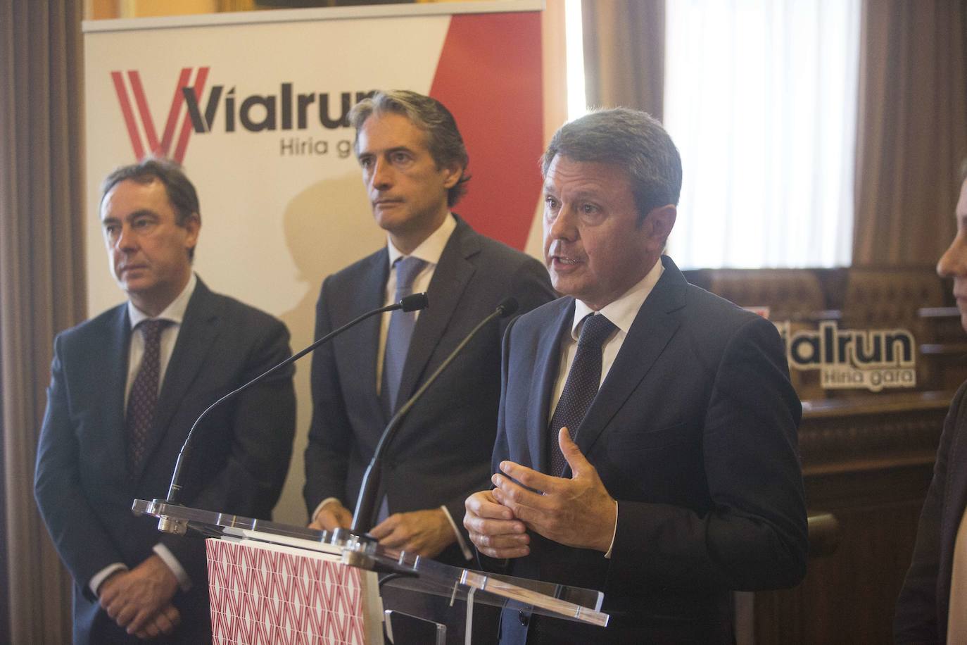 Con el entonces ministro Iñigo de la Serna en 2017.