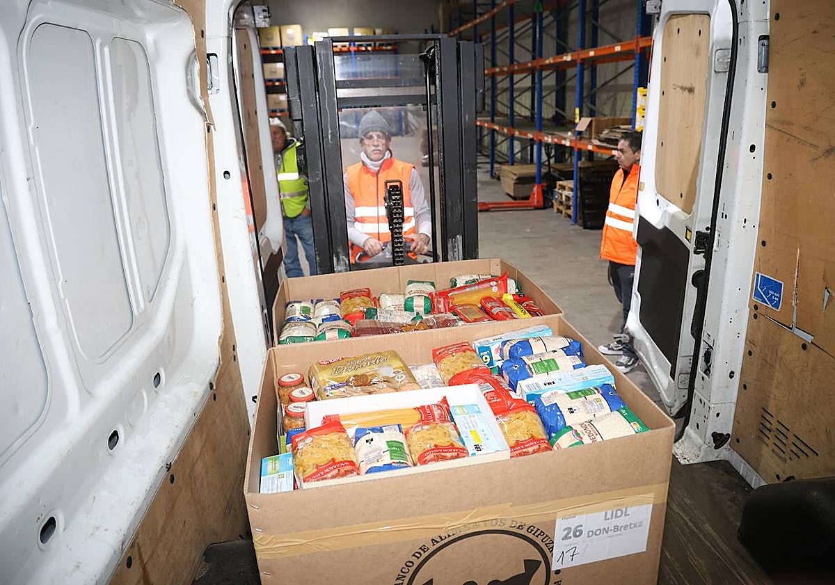 Imagen principal - La Gran Recogida llena las estanterías