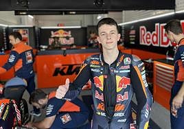 El legazpiarra Xabi Zurutuza ya se ha estrenado con su nuevo equipo de Moto 3.