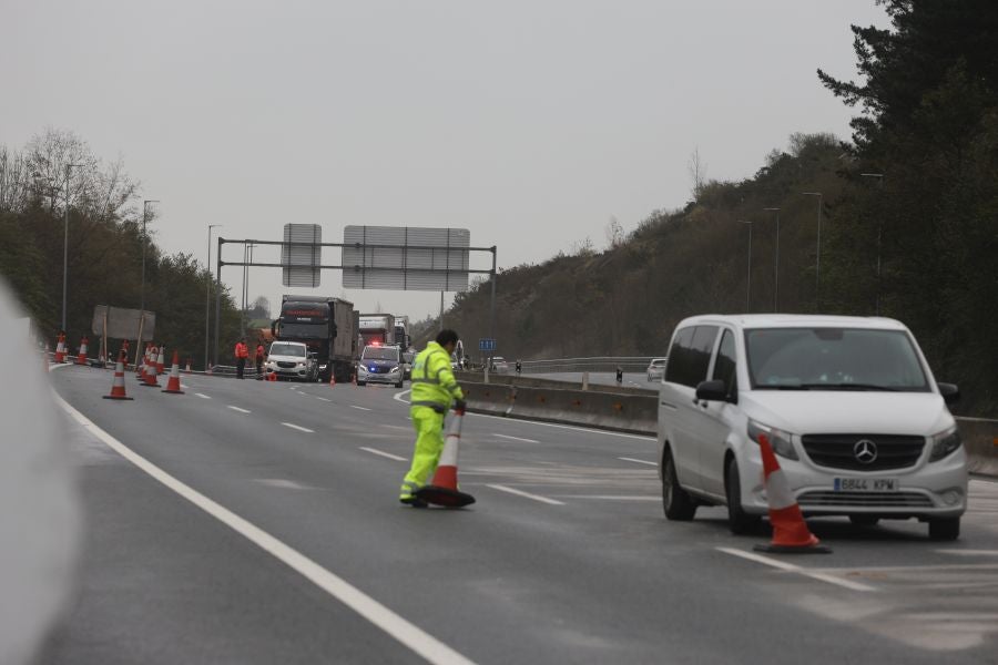 Un accidente múltiple colapsa la AP-8