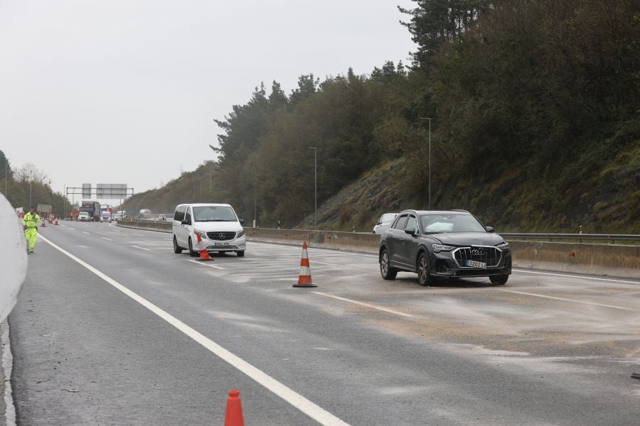 Un accidente múltiple colapsa la AP-8