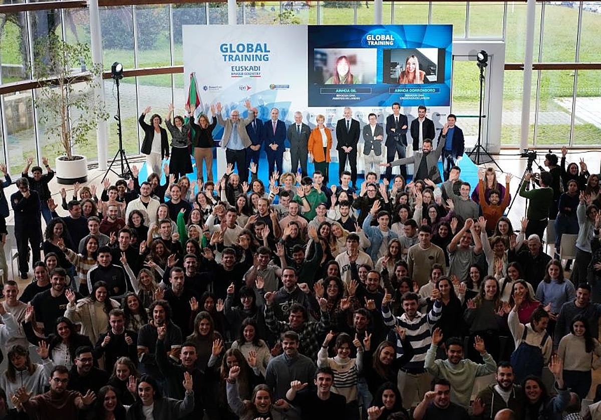 El lehendakari, Iñigo Urkullu, ha presidido la joranda Global Training Day con la presencia de 500 jóvenes vascos.