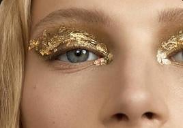 Los párpados con 'pan de oro' son la sensación actual.