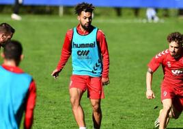 Los jugadores armeros, fortalecidos tras ganar al Levante, mentalizados para lograr el triunfo en casa de un Villarreal B en horas bajas.