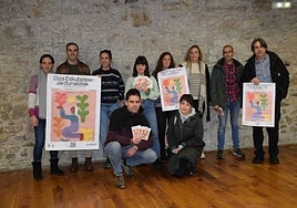 Representantes municipales y de las diferentes actividades en las jornadas de Derechos Humanos, ayer en Xenpelar Etxea