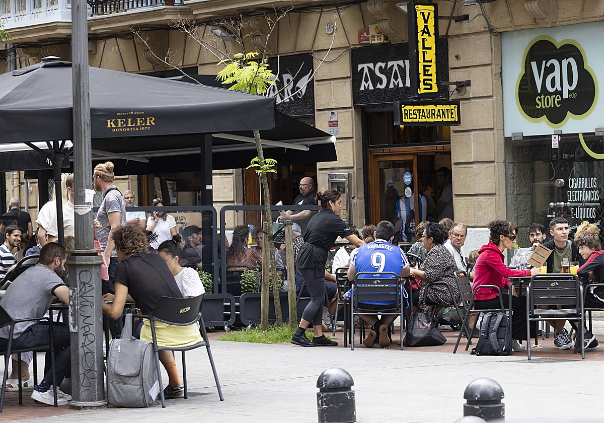 Comercio, hostelería y transporte crece un 3,6% en su comparativa interanual.