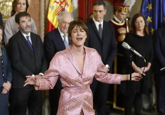 María Berasarte ha interpretado dos temas en el Congreso en el Día de la Constitución.