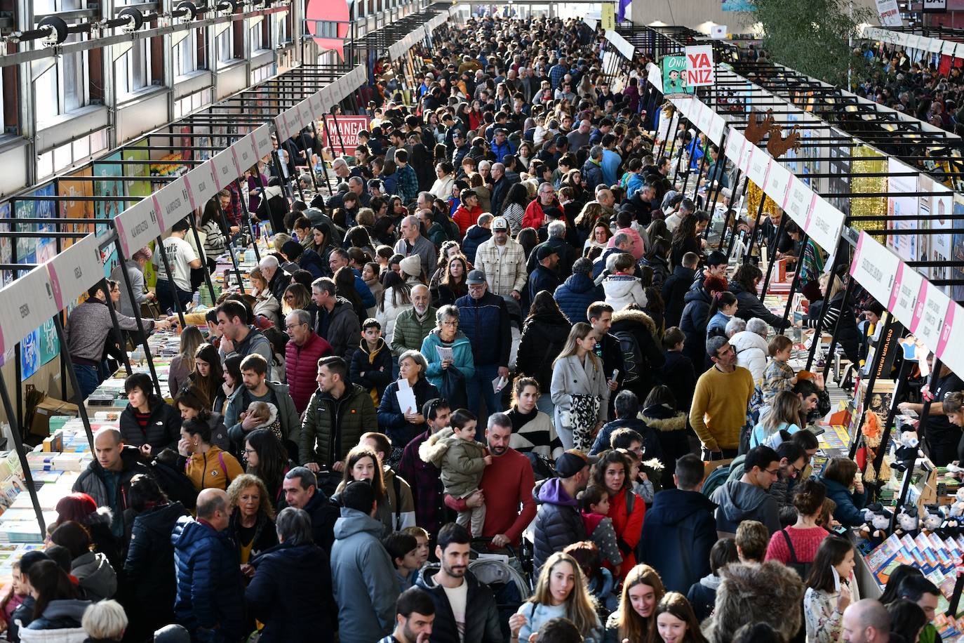 Durangoko Azokaren lehen eguna, iruditan