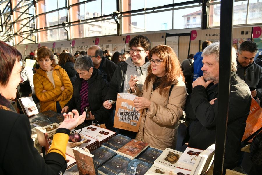Durangoko Azokaren lehen eguna, iruditan