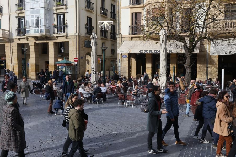 Una Donostia soleada recibe a los turistas