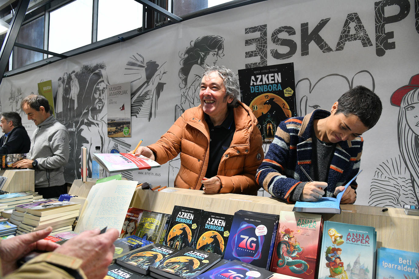 Durangoko Azokaren bigarren eguna: ikasle goiza, cosplay, gamers...