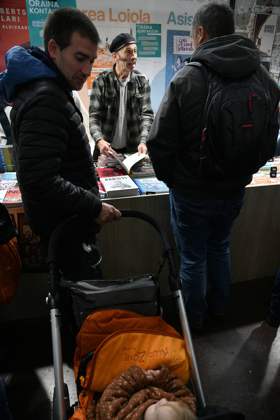 Durangoko Azokaren bigarren eguna: ikasle goiza, cosplay, gamers...