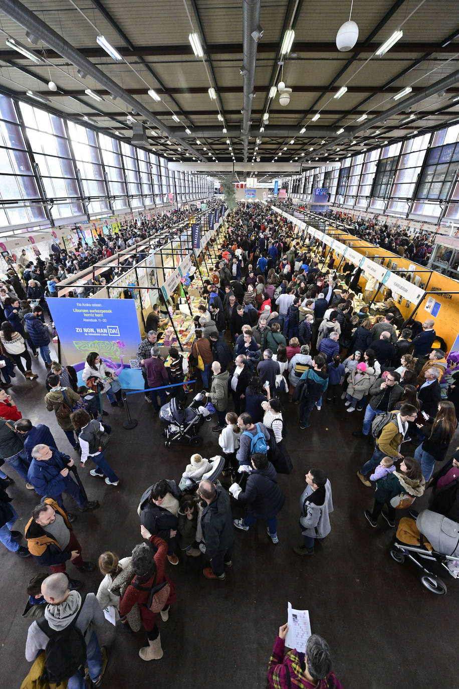 Jendetza azokako hirugarren egunean