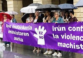 Concentración contra las agresiones sexuales en Irun.