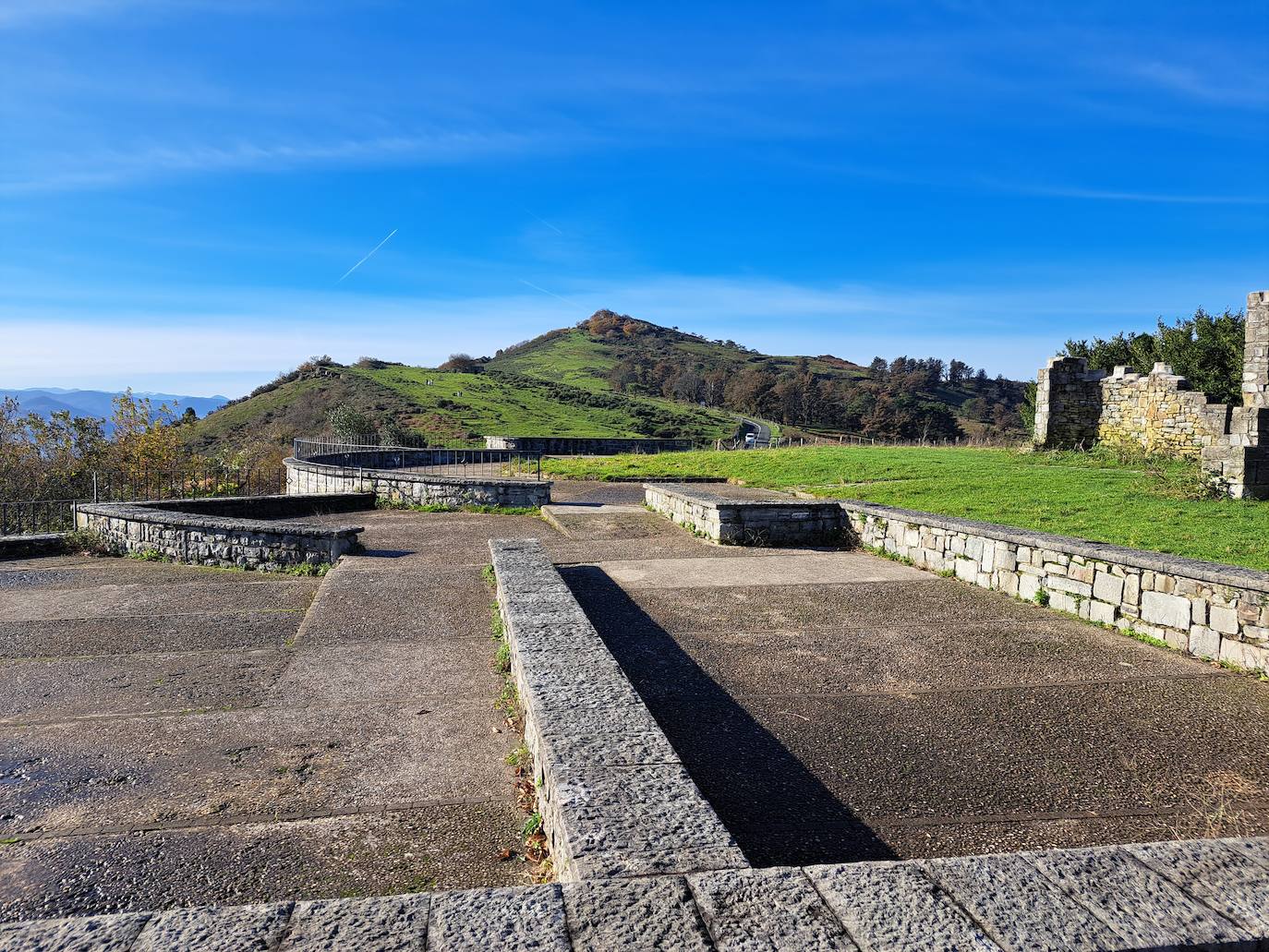 Un monte para mirar al mar