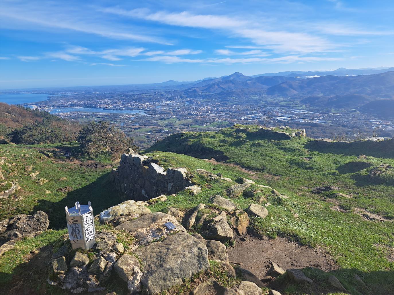 Un monte para mirar al mar