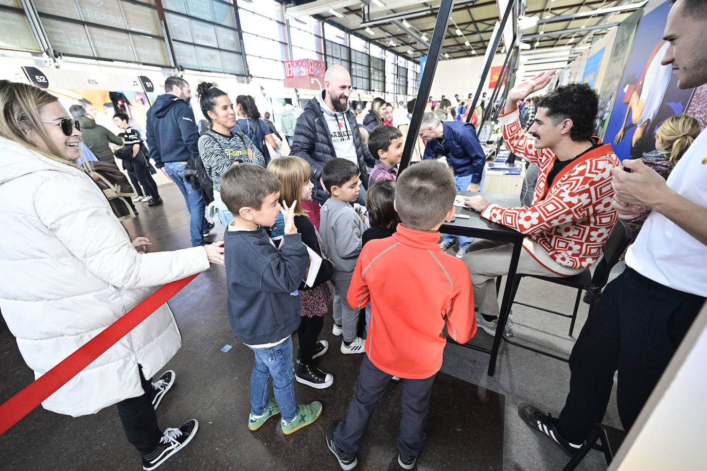 Azoka, jendez gainezka