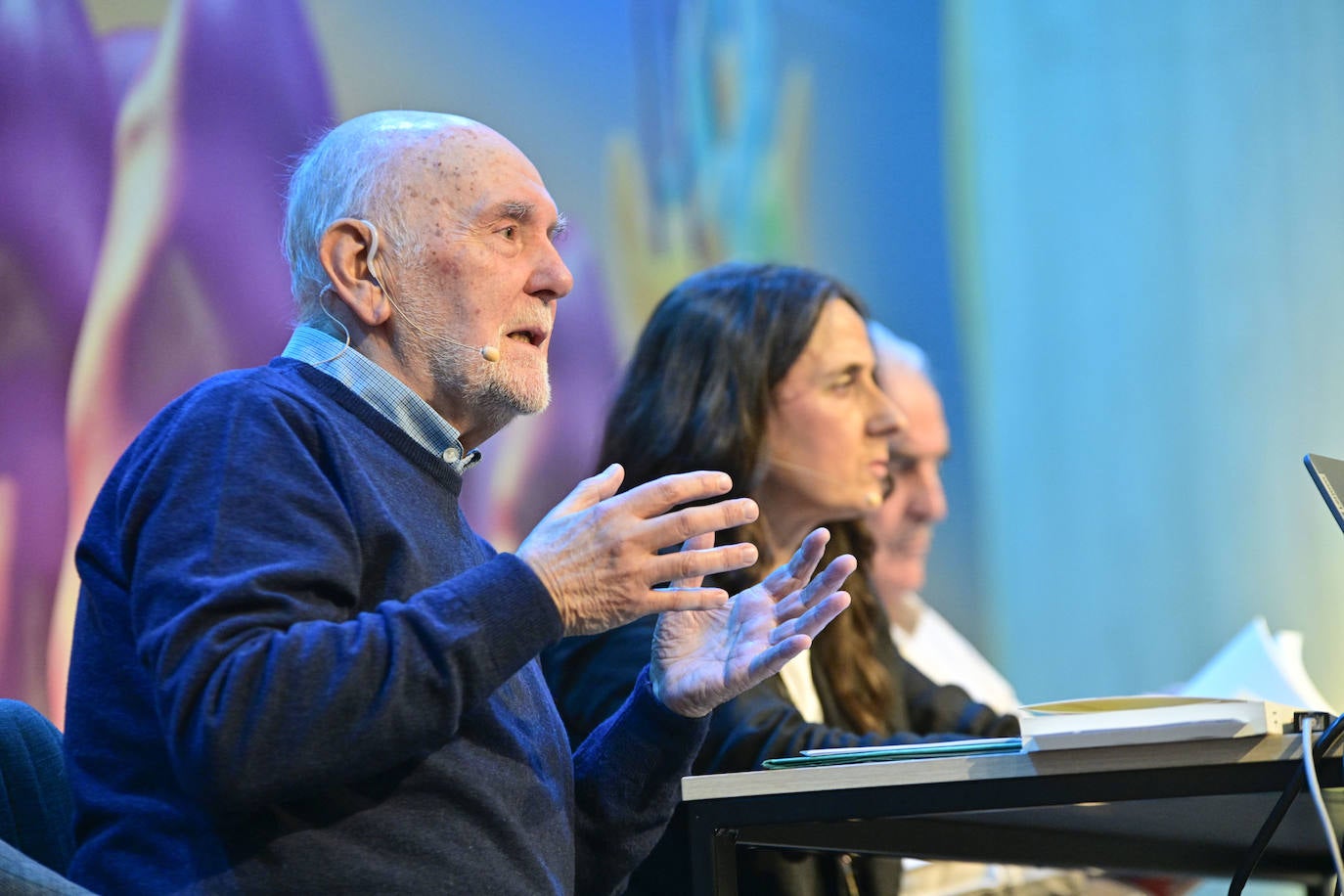 Azoka, jendez gainezka