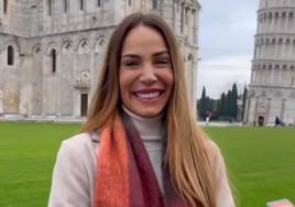 Nerea Garmendia, con la torre de Pisa al fondo.