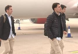 Mikel Oyarzabal, en el aeropuerto de Milán.