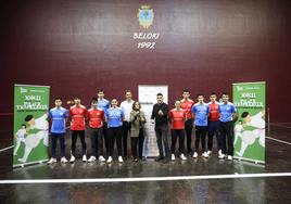 Sánchez, Canseco, Sarasibar, Landa, Gaminde, Larrarte (DV), Celayeta (Bankoa), Serrano (alcalde de Zumarraga), Aldai, Azpiroz, Bernaola, Murua y Egiguren, ayer en el Beloki.
