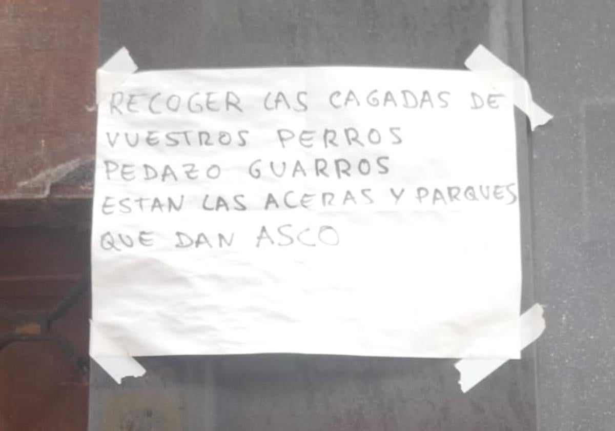 Mensaje de un ciudadano anónimo en la calle Azkuene de Pasaia.