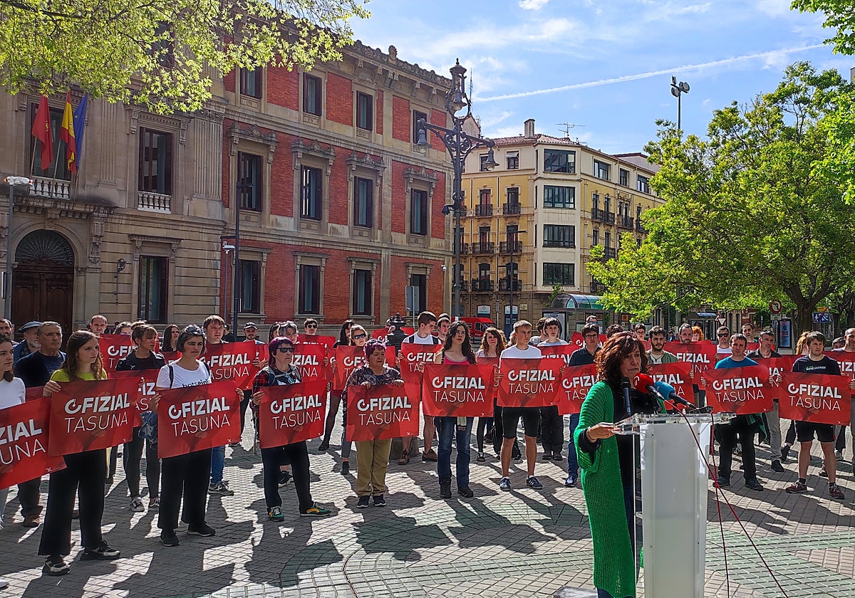 Euskalgintzaren Kontseiluak euskararen ofizialtasuna eta lege berri bat aldarrikatzeko antoaltutako deialdia.