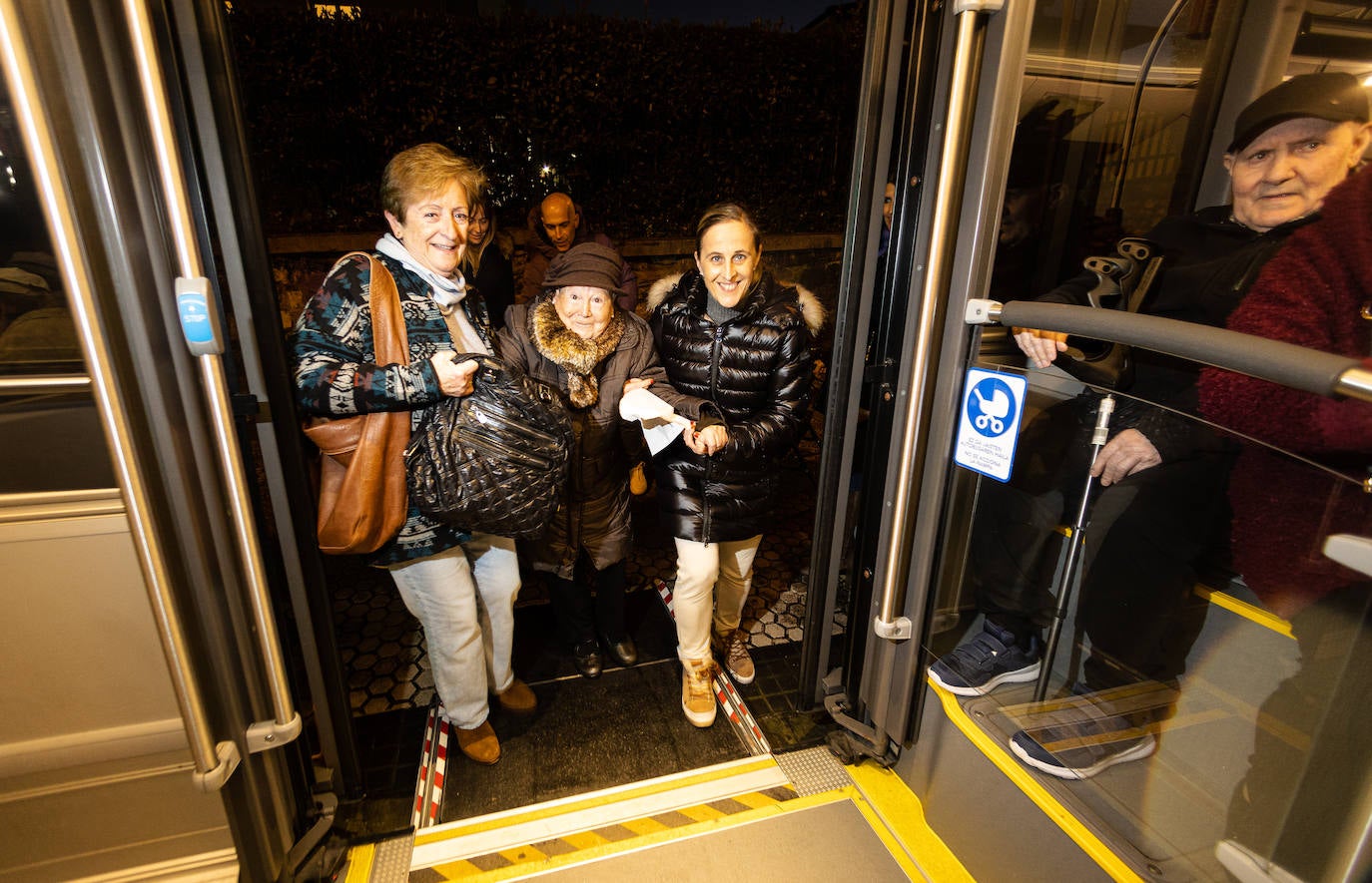 La Donostia navideña a bordo de un autobús