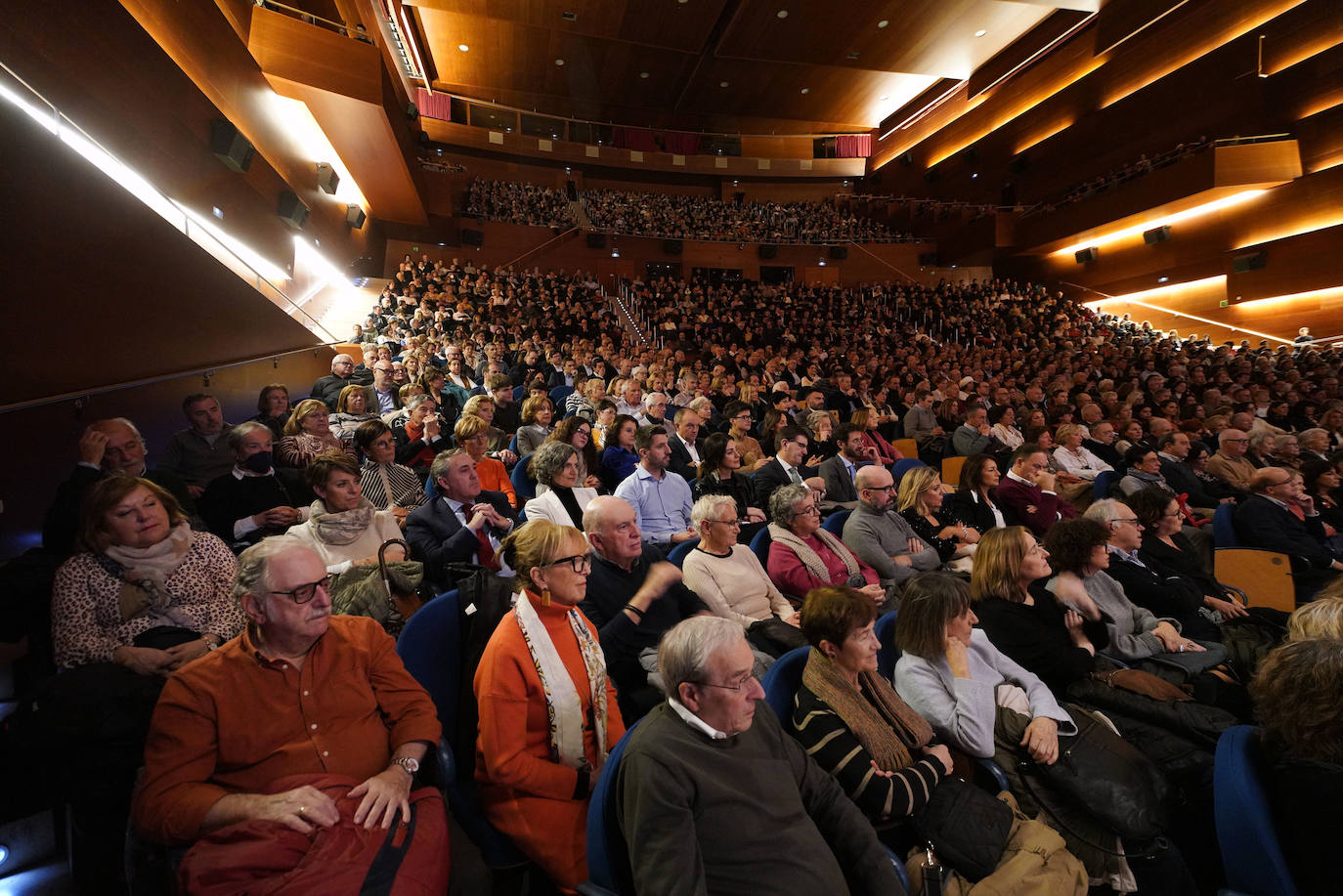 Un Kursaal repleto disfrutó con el concierto
