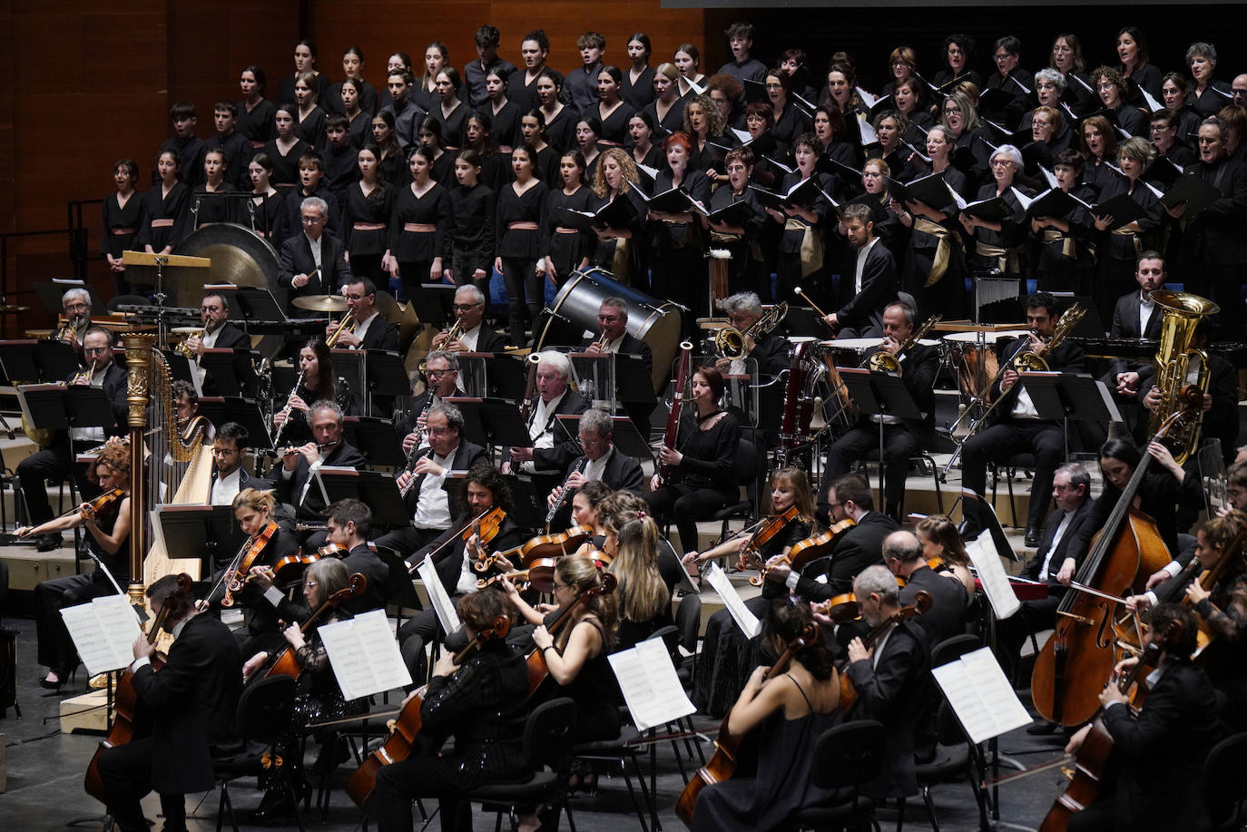 Un Kursaal repleto disfrutó con el concierto