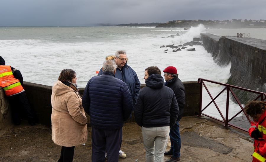 Buscan a dos marineros en Ziburu